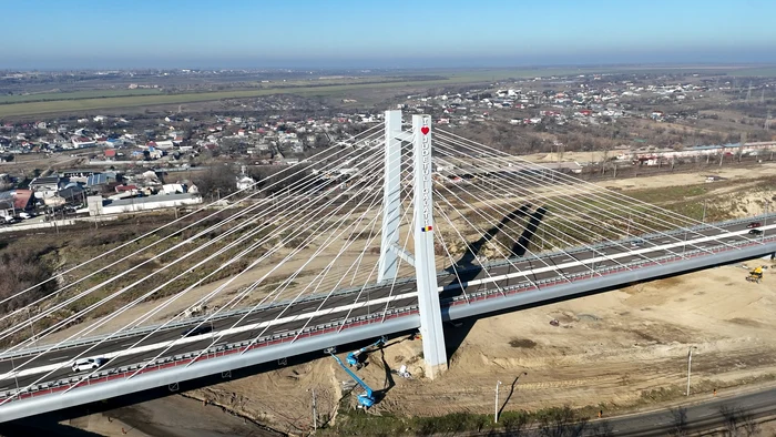 Video----------Podul-Hobanat-cel-mai-mare-proiect-de-infrastructur-din-ultimii-30-de-ani-din-Galai-deschis-circulaiei-A-trecut-toate-testele-de-rezisten
