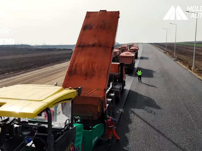 Video----------Se-asfalteaz-lotul-1-al-Autostrzii-A7-tronsonul-Focani--Bacu-Cnd-va-fi-deschis-circulaiei
