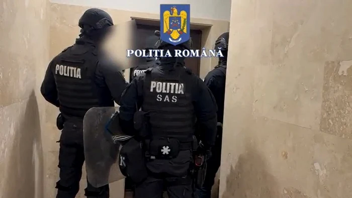 Video----------Un-brbat-din-Ploieti-a-montat-dispozitive-de-localizare-pe-maina-fostei-iubite