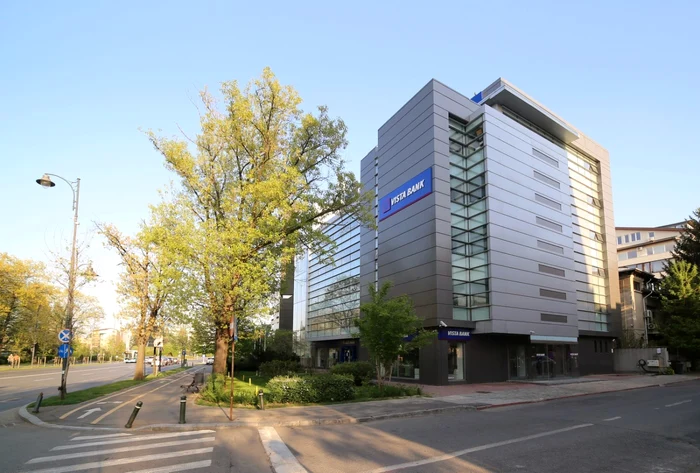 ---------Vista-Bank-cumpr-Alpha-Leasing-Romania-IFN-i-Alpha-Insurance-Brokers