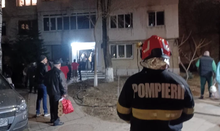 ---------Zeci-de-locatari-evacuai-dup-un-incendiu-ntr-un-apartament-din-Suceava-Proprietarul-a-fost-gsit-incontient