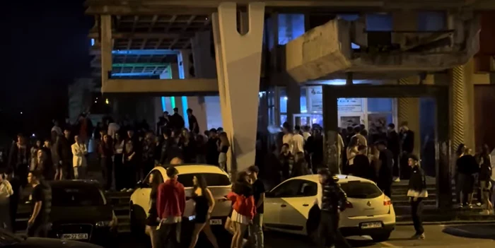 ---------Balul-Bobocilor-oprit-de-poliiti-la-Baia-Mare-Minorii-erau-servii-cu-alcool-ntr-un-club-arhiplin
