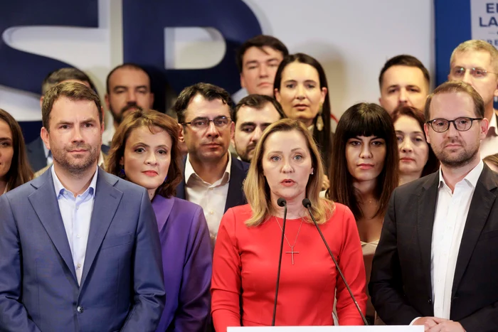 ---------Cine-sunt-cei-cinci-lideri-USR-care-vor-debarcarea-Elenei-Lasconi-Colegii-notri-fricoi-i-declar-susinerea-pentru-un-salvator-din-exterior