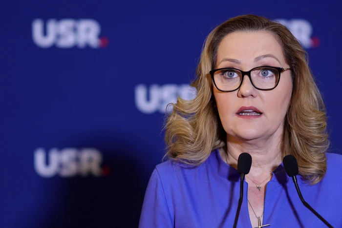 ---------Cine-sunt-dizidenii-useriti-care-i-cer-Elenei-Lasconi-s-se-retrag-din-alegeri-Vd-baroni-i-gti-USR
