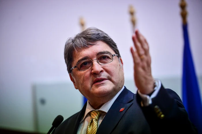 ---------Cnd-va-fi-dezbtut-moiunea-simpl-iniiat-de-AUR-i-POT-mpotriva-ministrului-Emil-Hurezeanu