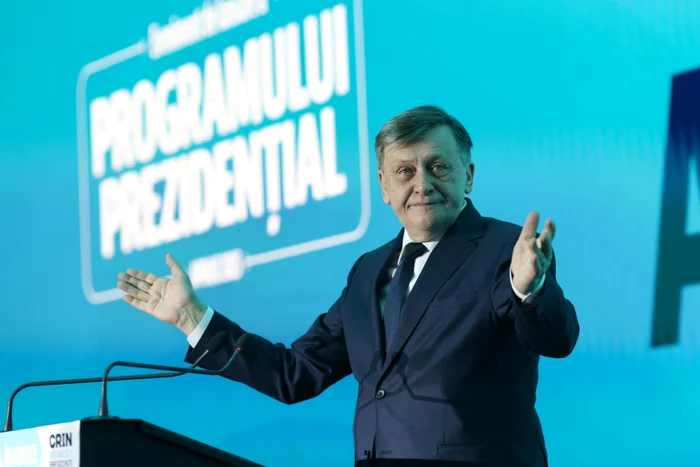---------Crin-Antonescu-a-mers-la-CNSAS-pentru-a-ridica-documentele-din-dosarul-Securitii-Nu-am-nimic-de-ascuns