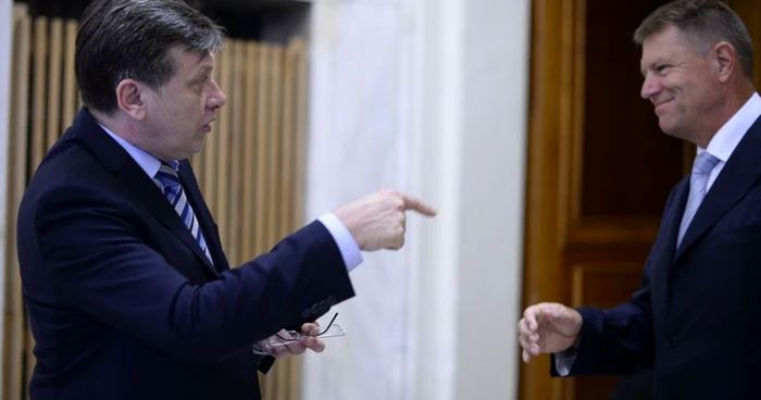 ---------Crin-Antonescu-l-descrie-pe-Iohannis-drept-un-preedinte-slab-nepregtit-i-duntor-pentru-Romnia-Nicuor-Dan-poate-fi-la-fel-