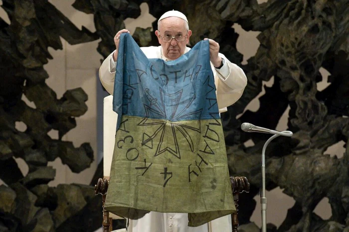 ---------De-ce-n-a-putut-Papa-Francisc-s-numeasc-Rusia-un-agresor-Gestul-fcut-de-regretatul-suveran-pontif-fa-de-soldaii-ucraineni