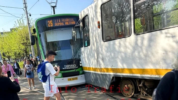 ---------Dou-tramvaie-s-au-ciocnit-n-Capital-n-Sectorul-4-Cltorii-s-au-autoevacuat