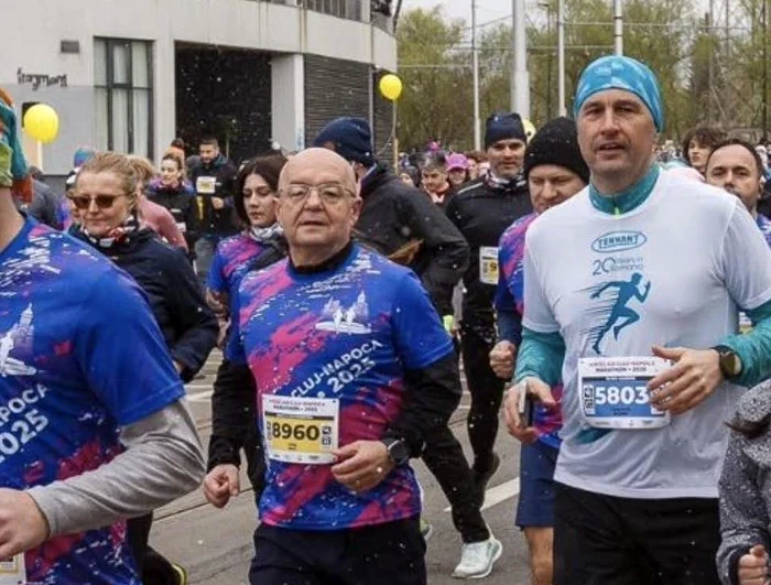 ---------Emil-Boc-i-Tanczos-Barna-au-alergat-la-Wizz-Air-Marathon-pe-Cluj-Arena