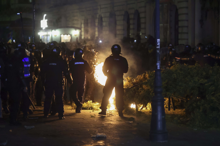 ---------Fost-ef-ISU-i-locotenent-colonel-n-rezerv-cercetat-penal-pentru-protestele-violente-din-faa-BEC