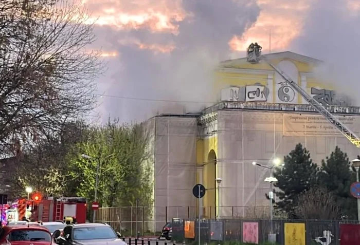 ---------Incendiu-la-Teatrul-Masca-din-Capital
