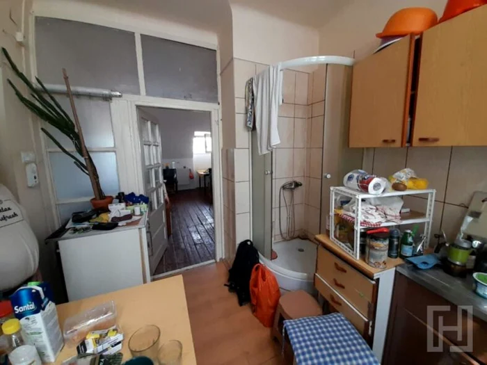 ---------Inovaie-n-design-la-Cluj-Napoca-apartamentul-cu-du-n-buctrie-care-se-vinde-cu-5400-de-euro-metrul-ptrat-