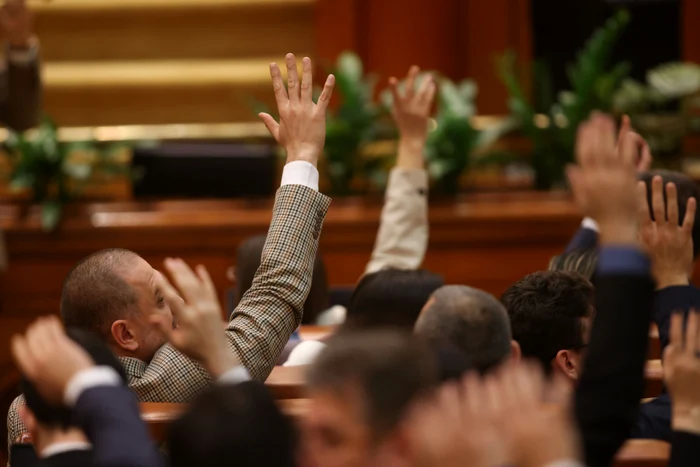 ---------Legea-care-majoreaz-vrsta-de-pensionare-a-magistrailor-Modificrile-fcute-n-Camera-Deputailor-Reacia-CSM-
