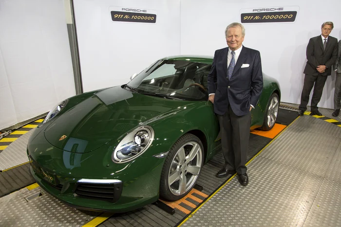 ---------Motenitorul-Porsche-vrea-s-fac-un-tunel-prin-muni-ca-s-ajung-mai-repede-la-vila-lui-Proiectul-i-a-nfuriat-pe-locuitorii-oraului-Salzburg