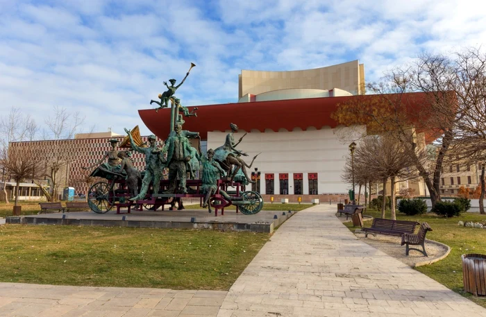 ---------Patriarhia-Romn-ofensat-de-un-spectacol-de-la-Teatrul-Naional-s-au-folosit-simboluri-religioase-n-mod-inadecvat-Reacia-instituiei