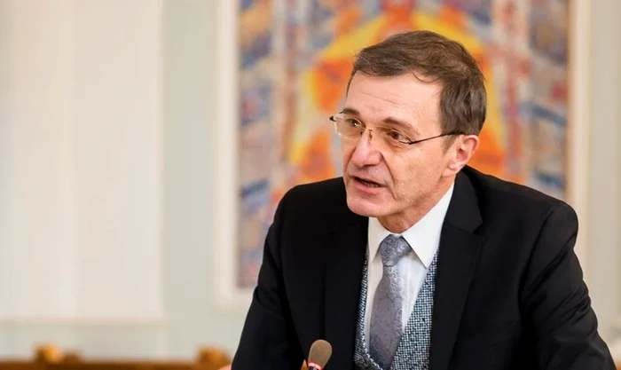 ---------Preedintele-Academiei-Romne-deplnge-absena-lecturii-n-coala-romneasc-Fr-ea-ne-pierdem-esena-uman