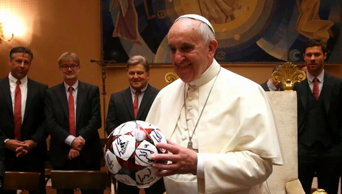 ---------Romnii-din-Serie-A-afectai-de-decesul-Papei-Francisc-Decizia-Federaiei-italiene-