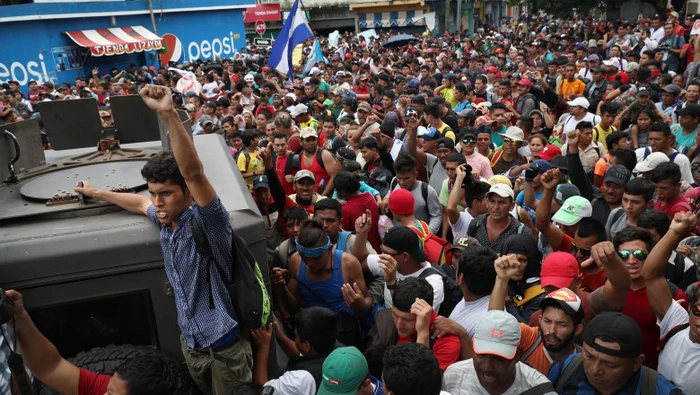 ---------Trump-ordon-plecarea-imediat-a-unui-milion-de-migrani-care-au-folosit-aplicaia-din-era-Biden-pentru-a-intra-n-SUA