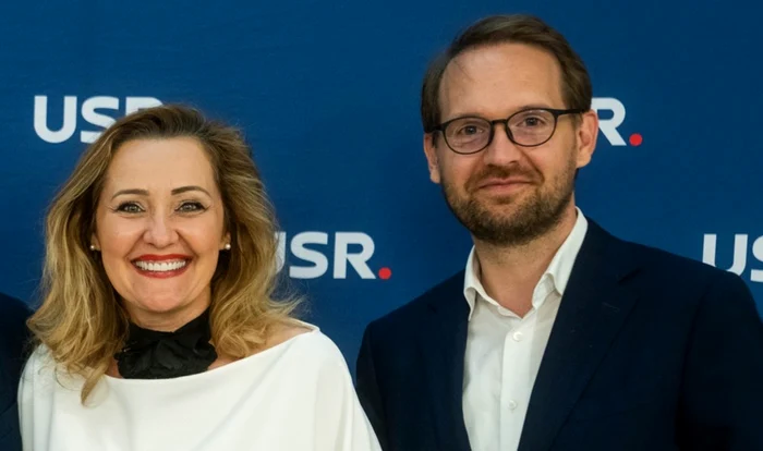 ---------USR-ignor-Curtea-de-Apel-i-o-las-pe-Lasconi-fr-fonduri-Se-pregtete-debarcarea-ei-dup-primul-tur
