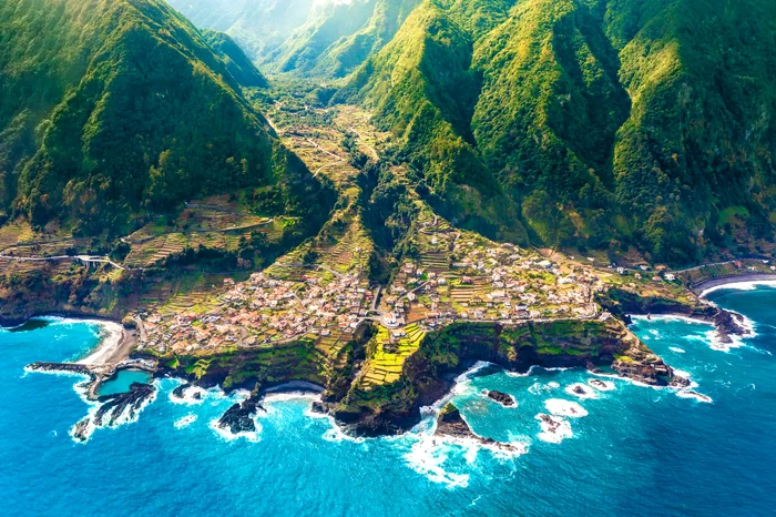 ---------Unde-merg-romnii-n-vacana-de-Pate-Topul-celor-mai-cutate-destinaii