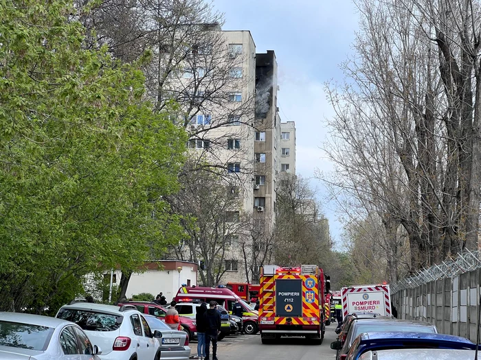 Video----------Explozie-ntr-un-bloc-din-sectorul-6-din-Capital-Trei-persoane-au-fost-rnite