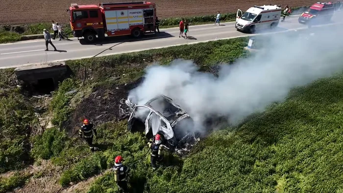 Video----------O-main-electric-a-fost-cuprins-de-flcri-dup-un-accident-rutier-n-Iai-Dou-persoane-au-ajuns-la-spital