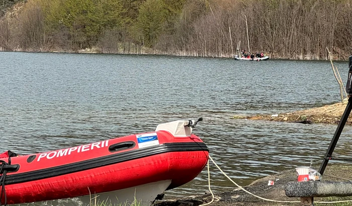 Video----------Trupul-pompierul-de-24-de-ani-disprut-n-Lacul-Siriu-a-fost-gsit-dup-aproape-24-de-ore-S-a-rsturnat-cu-hidrobicicleta