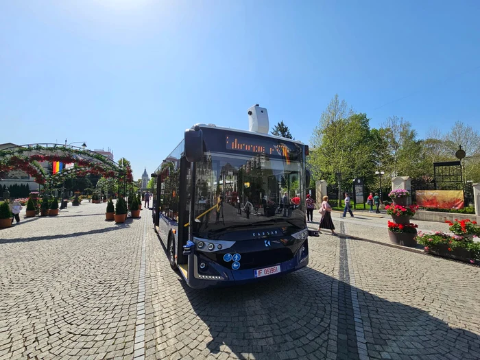 Video----------Un-autobuz-turcesc-interzis-prin-lege-prezent-ntr-un-mare-ora-al-Romniei