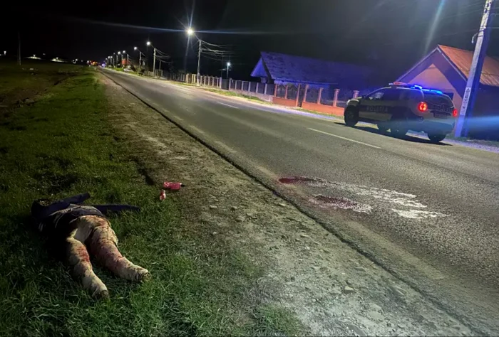 ---------ase-elevi-din-Vaslui-au-nscenat-un-accident-mortal-cu-un-manechin-stropit-cu-o-substan-ce-imita-sngele