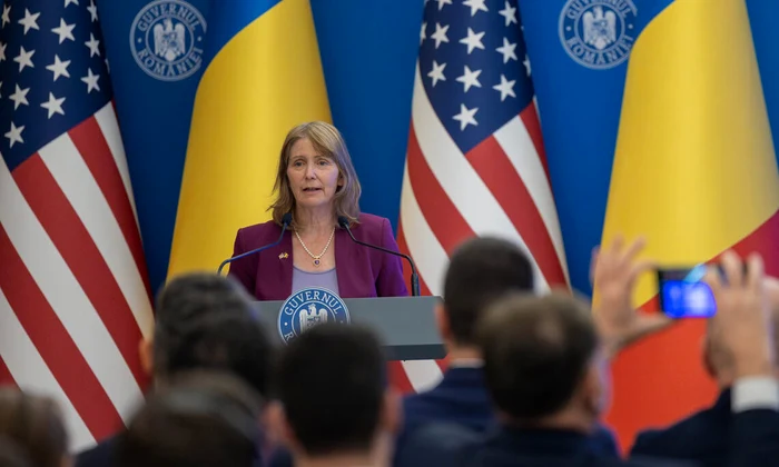 ---------Ambasadorul-SUA-n-Romnia-se-retrage-din-activitate-Interimatul-va-fi-asigurat-de-adjunctul-ei