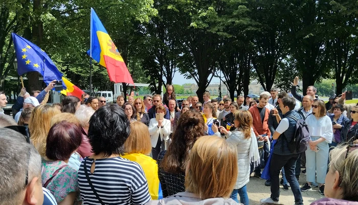 ---------Basarabenii-care-l-au-votat-covritor-i-se-plng-lui-Nicuor-Dan-dup-scderea-dramatic-a-numrului-de-cereri-a-ceteniei-romne-Noua-lege-a-sugrumat-procesul