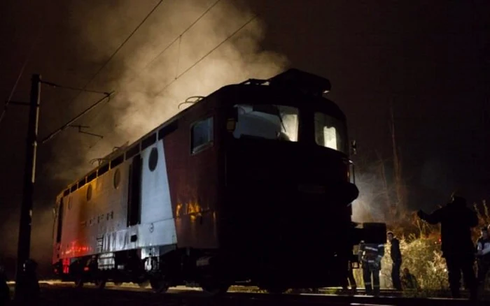 ---------Locomotiva-unui-tren-de-marf-ncrcat-cu-800-de-tone-de-cereale-a-luat-foc