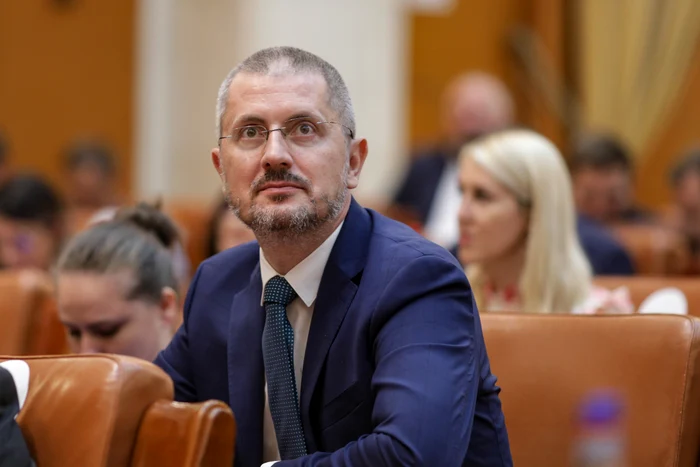 ---------Parlamentul-European-cere-prelungirea-PNRR-cu-18-luni-Dan-Barna-Fondurile-europene-sunt-eseniale