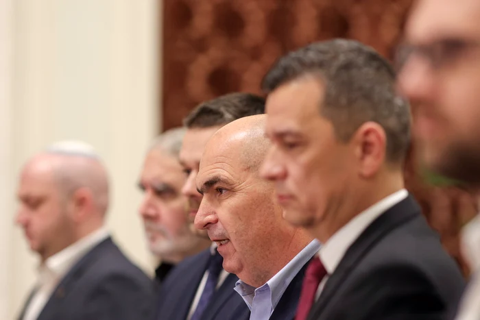 ---------Primele-negocieri-pentru-formarea-guvernului-Bolojan-s-a-ntlnit-cu-Grindeanu-i-cu-liderii-USR-i-UDMR