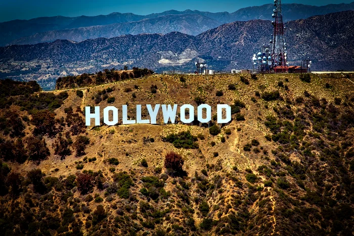 ---------Trump-vrea-s-fac-Hollywood-ul-mare-din-nou-Taxe-vamale-de-100-asupra-filmelor-strine