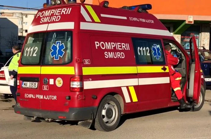 ---------Un-brbat-a-fost-rnit-dup-ce-a-czut-cu-parapanta-La-faa-locului-a-intervenit-un-echipaj-SMURD