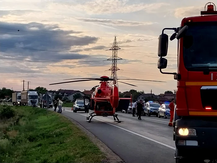 Video----------Carnagiu-n-Dolj-Doi-brbai-i-au-pierdut-viaa-n-urma-coliziunii-ntre-un-autoturism-i-o-autobetonier