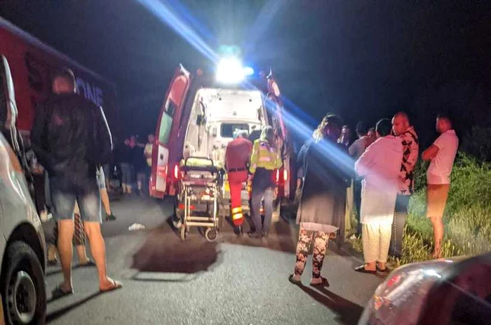 ---------Accident-grav-n-judeul-Galai-Doi-tineri-au-murit-dup-ce-maina-lor-a-intrat-ntr-un-TIR-parcat