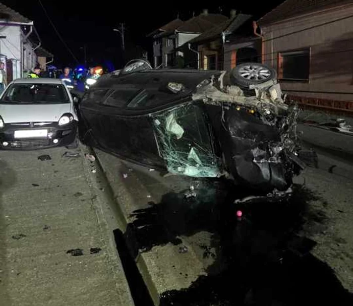 ---------Accident-n-Ortie-Patru-tineri-rnii-grav-dup-ce-maina-lor-s-a-rsturnat