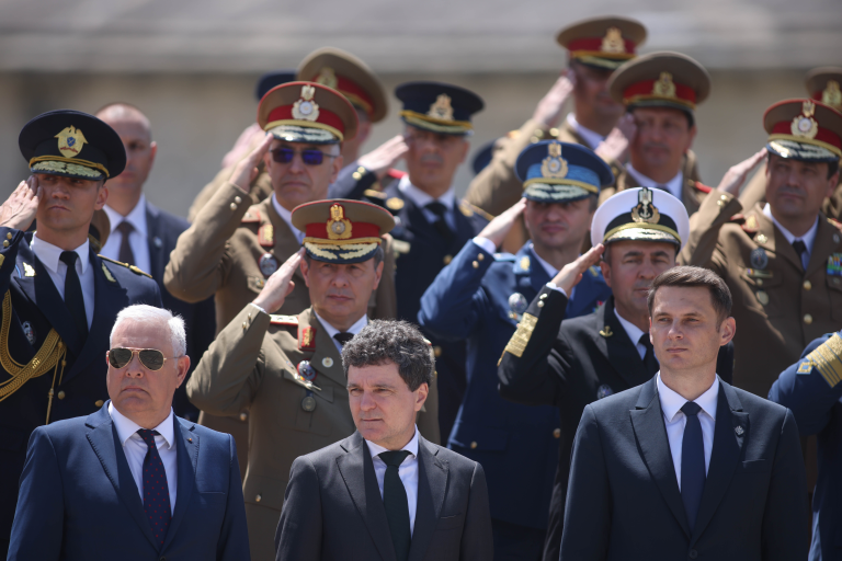 Analiz----------Teama-de-rzboi-bate-grija-pentru-taxe-Tot-mai-muli-romni-susin-creterea-cheltuielilor-militare-