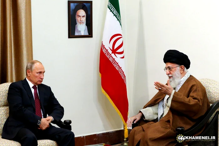 ---------Ayahollahul-Ali-Khameni-i-scrie-lui-Vladimir-Putin-pentru-a-i-cere-sprijinul