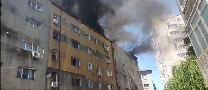 ---------Incendiu-violent-ntr-un-bloc-din-Slatina-Ieii-din-cas-Pompierii-au-aflat-cum-au-izbucnit-flcrile