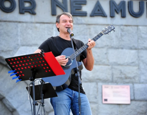 Interviu----------Andrei-Punescu-artist--Pentru-mine-Cenaclul-Flacra-a-nsemnat-i-cas-i-coal-i-familie