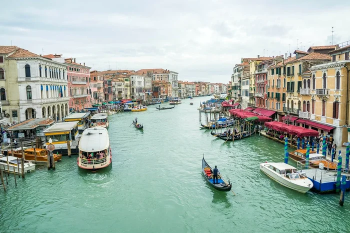 ---------Italia-tot-mai-scump-pentru-turiti-noi-taxe-i-restricii-n-marile-orae-Ct-cost-doar-s-intri-n-Veneia-