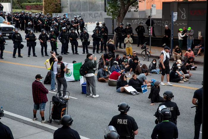 ---------LIVE-TEXT-Hands-Off-Val-de-manifestaii-n-toate-statele-americane-mpotriva-politicilor-lui-Trump