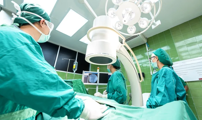 ---------Medicina-de-rzboi-n-Romnia-anului-2025-copii-operai-fr-un-diagnostic-clar