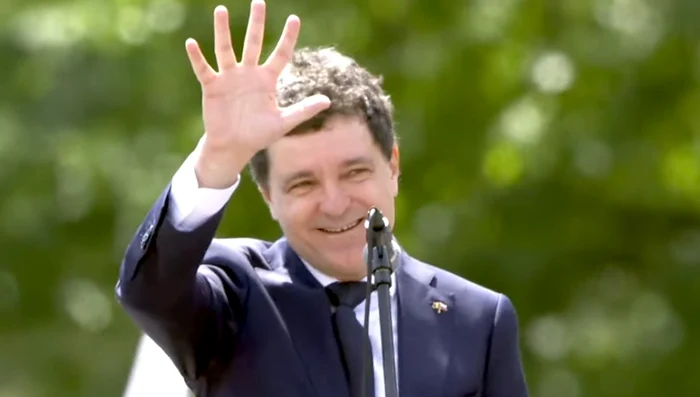 ---------Nicuor-Dan-a-transmis-un-mesaj-special-de-Ziua-nvtorului-Educaia-pune-bazele-societii-de-mine