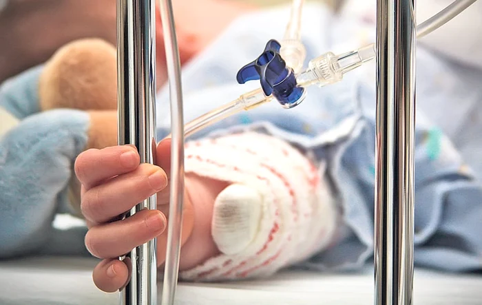 ---------O-doctori-i-o-asistent-medical-au-fost-trimise-n-judecat--pentru-moartea-unui-copil-ntr-un-spital-privat-dup-6-ani-de-anchet