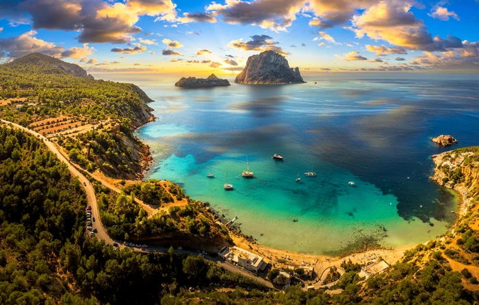 ---------O-insul-faimoas-din-Europa-invadat-de-erpi-Turiti-speriai-i-anuleaz-vacanele